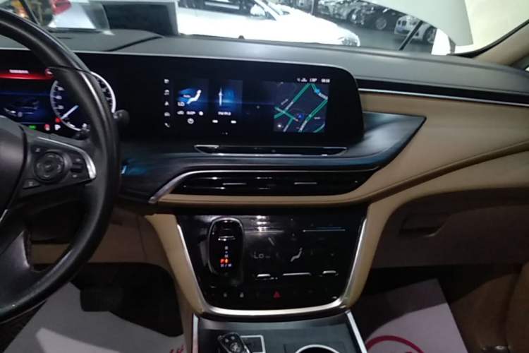 Used Buick GL8 2021 ES Land Cruiser 653T Luxury Edition Audio And AC Panel