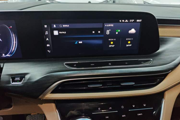 Used Buick GL8 2021 ES Landtrek 653T Luxury Model Audio And AC Panel