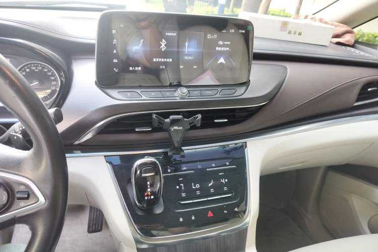 Used Buick GL8 2021 Land Cruiser Executive 652T Premium Model Audio And AC Panel