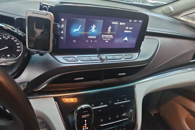Used Buick GL8 2021 Land Cruiser Executive Class 652T Luxury Model Audio And AC Panel