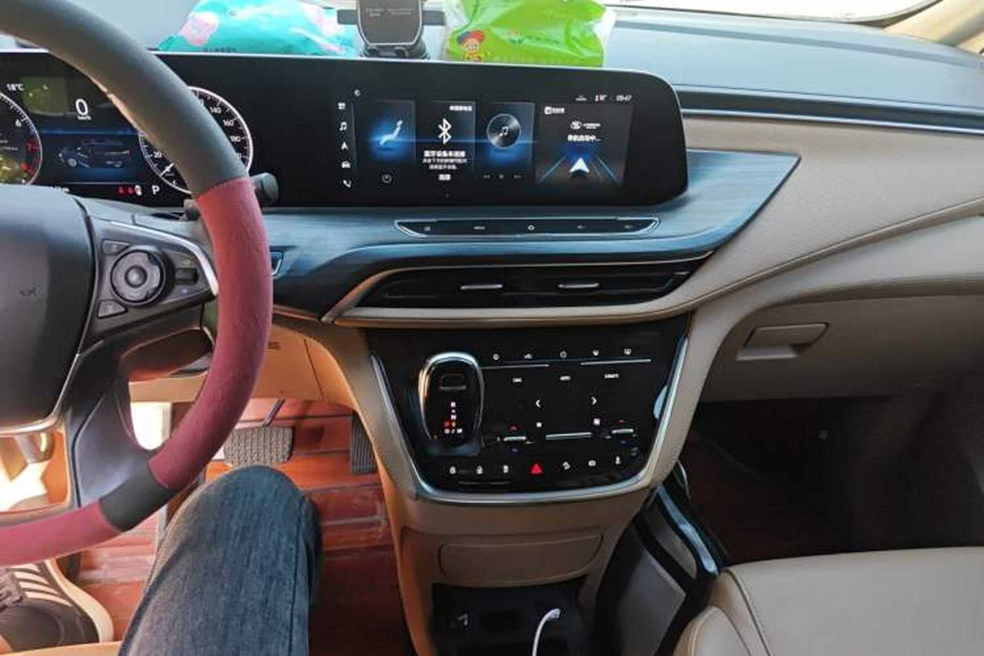 Used Buick GL8 2021 ES Landtrek 653T Luxury Model Audio And AC Panel