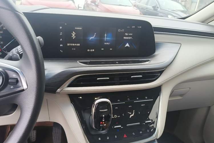 Used Buick GL8 2021 ES Landtrek 653T Comfort Edition Audio And AC Panel