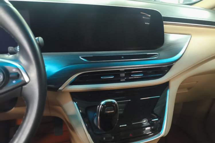 Used Buick GL8 2021 ES Landtrek 653T Luxury Model Audio And AC Panel