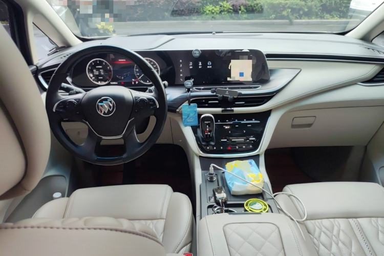 Used Buick GL8 2021 ES Landtrek 653T Comfort Edition Center Console