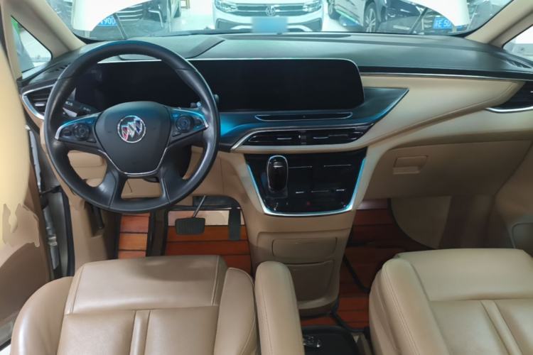 Used Buick GL8 2021 ES Landtrek 653T Luxury Model Center Console