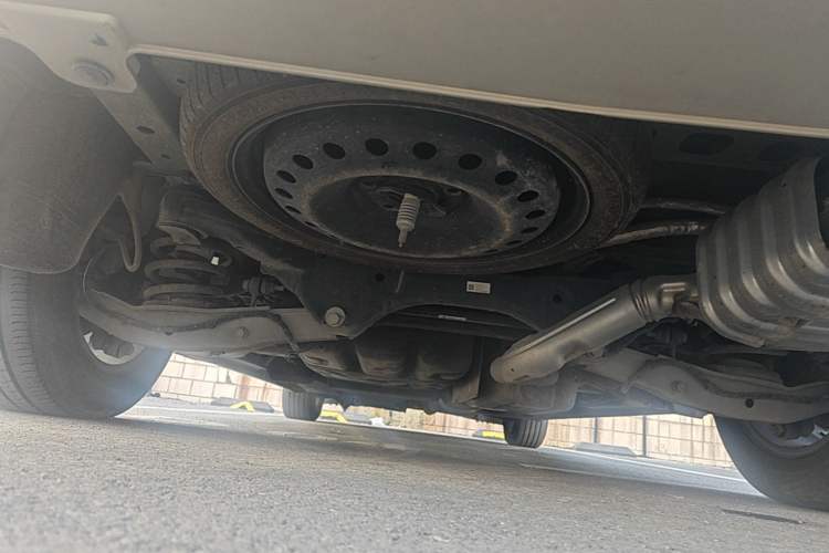Used Buick GL8 2021 ES Landtrek 653T Comfort Edition Chassis Rear