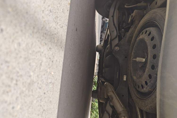 Used Buick GL8 2021 ES Landtrek 653T Comfort Edition Chassis Rear