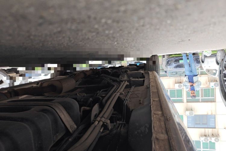 Used Buick GL8 2021 Land Cruiser Executive Class 652T Comfort Model Chassis Rear Left