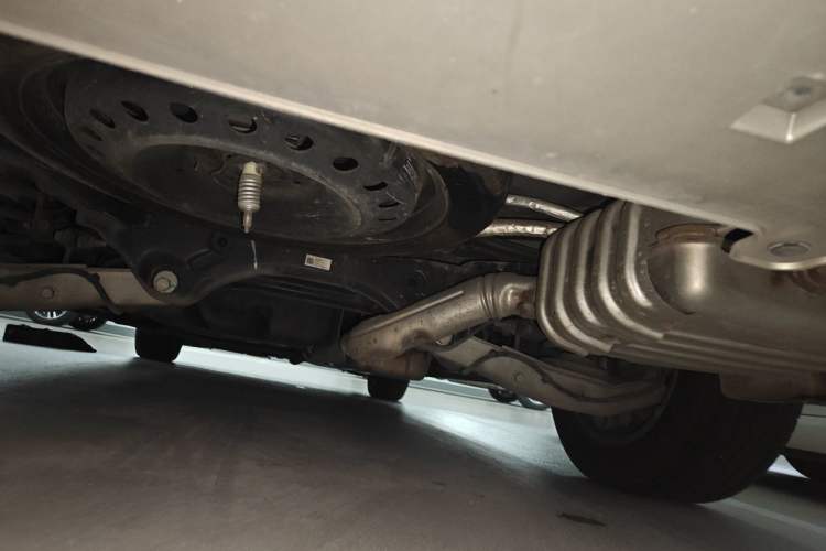 Used Buick GL8 2021 ES Landtrek 653T Comfort Edition Chassis Rear
