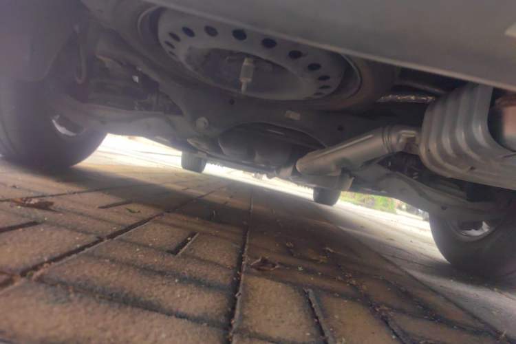 Used Buick GL8 2021 ES Land Cruiser 653T Luxury Edition Chassis Rear