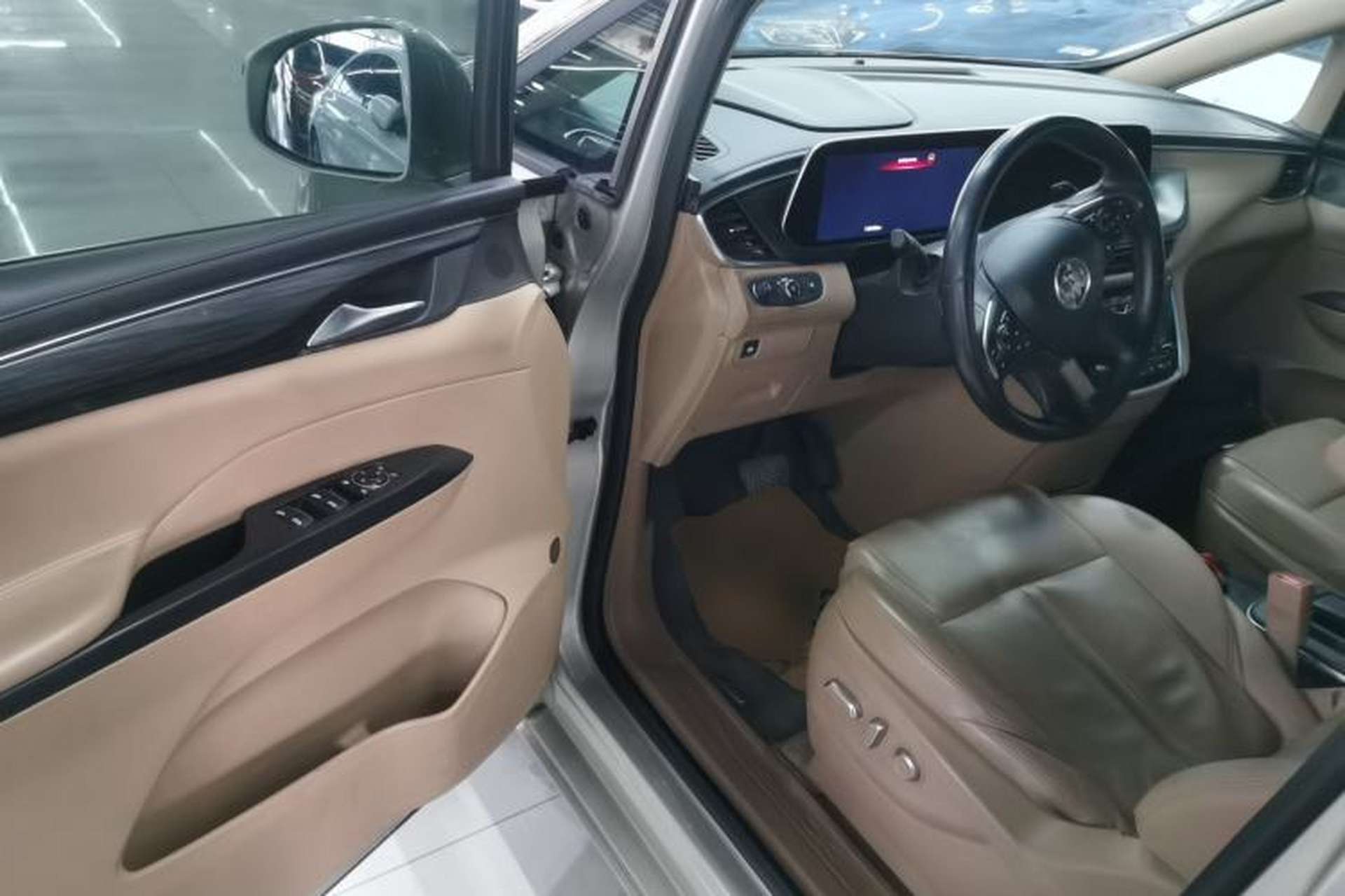 Used Buick GL8 2021 ES Land Cruiser 653T Luxury Edition Driver Seat