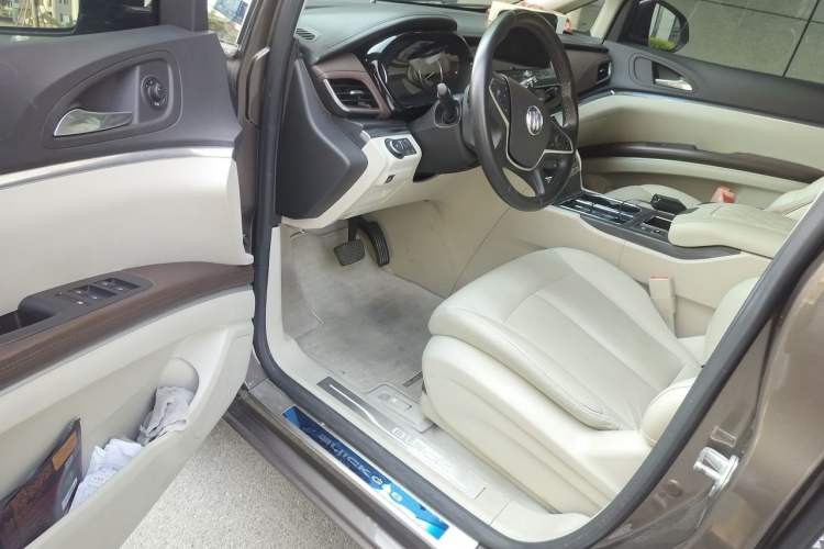 Used Buick GL8 2021 Land Cruiser Executive 652T Premium Model Driver Seat