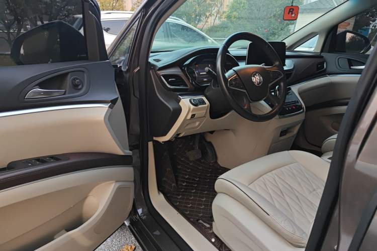 Used Buick GL8 2021 Land Cruiser Executive Class 652T Luxury Model Driver Seat