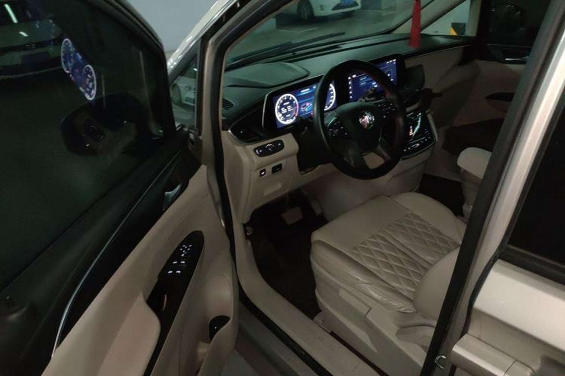 Used Buick GL8 2021 ES Landtrek 653T Comfort Edition Driver Seat