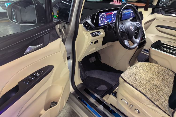Used Buick GL8 2021 ES Land Cruiser 653T Luxury Edition Driver Seat