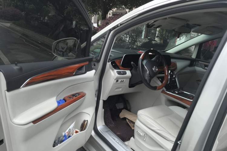 Used Buick GL8 2021 ES Landtrek 653T Comfort Edition Driver Seat