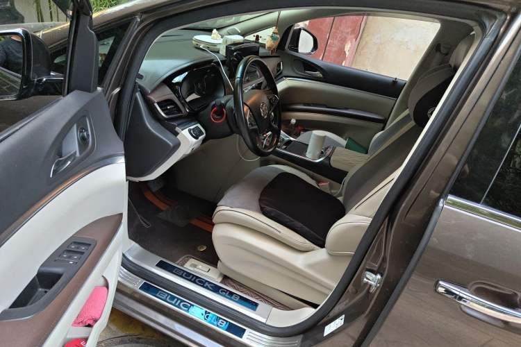 Used Buick GL8 2021 Land Cruiser Executive Class 652T Luxury Model Driver Seat