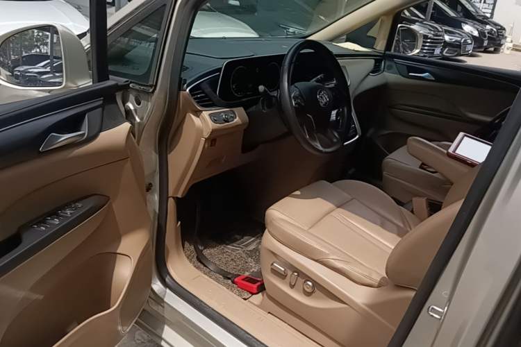 Used Buick GL8 2021 ES Landtrek 653T Luxury Model Driver Seat