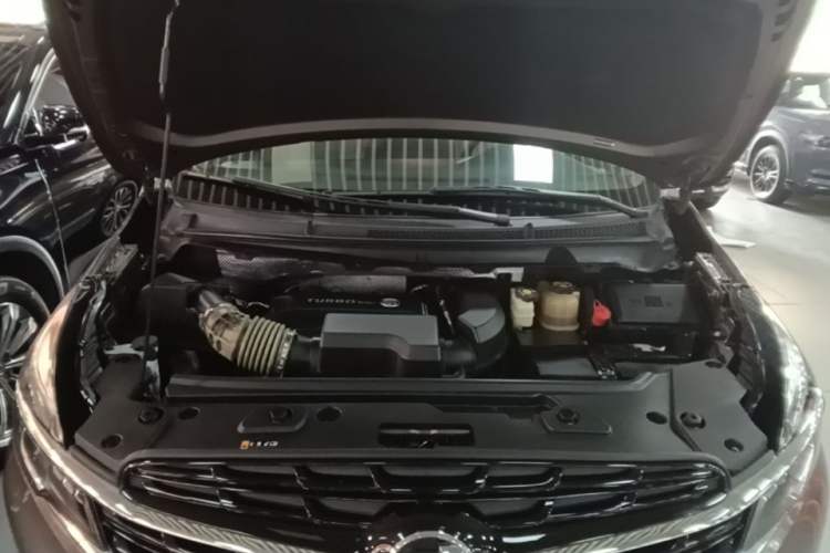 Used Buick GL8 2021 Land Cruiser Executive Class 652T Luxury Model Engine Bay