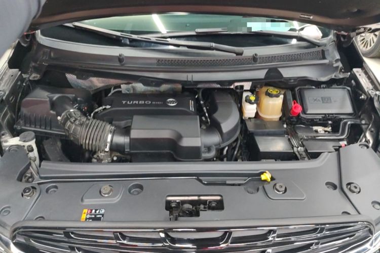 Used Buick GL8 2021 Land Cruiser Executive Class 652T Comfort Model Engine Bay