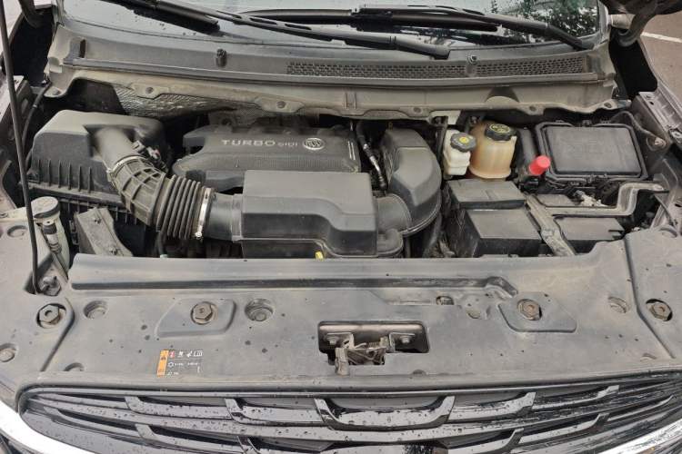 Used Buick GL8 2021 Land Cruiser Executive Class 652T Comfort Model Engine Bay