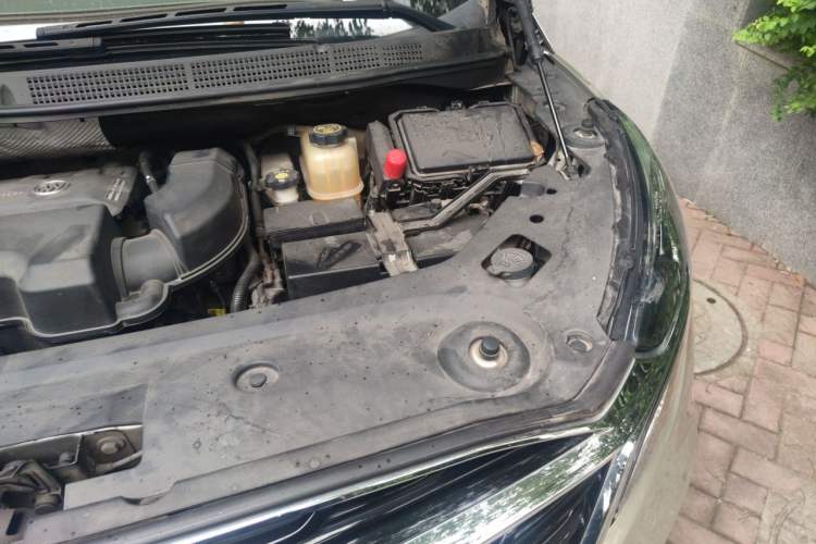 Used Buick GL8 2021 ES Land Cruiser 653T Luxury Edition Engine Bay Left