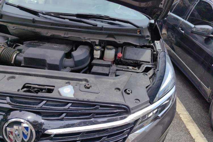 Used Buick GL8 2021 Land Cruiser Executive Class 652T Luxury Model Engine Bay Left