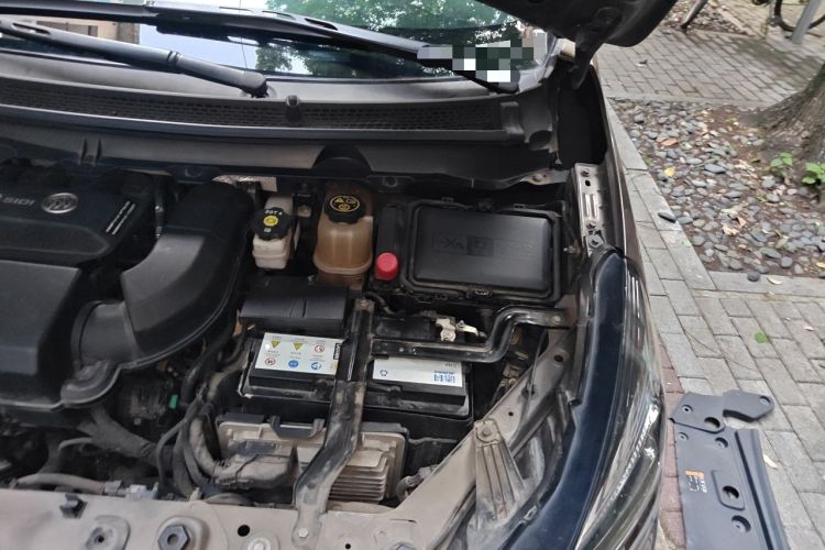 Used Buick GL8 2021 Land Cruiser Executive Class 652T Luxury Model Engine Bay Left