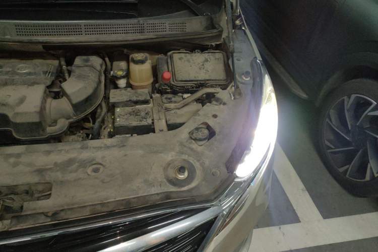 Used Buick GL8 2021 ES Landtrek 653T Comfort Edition Engine Bay Left