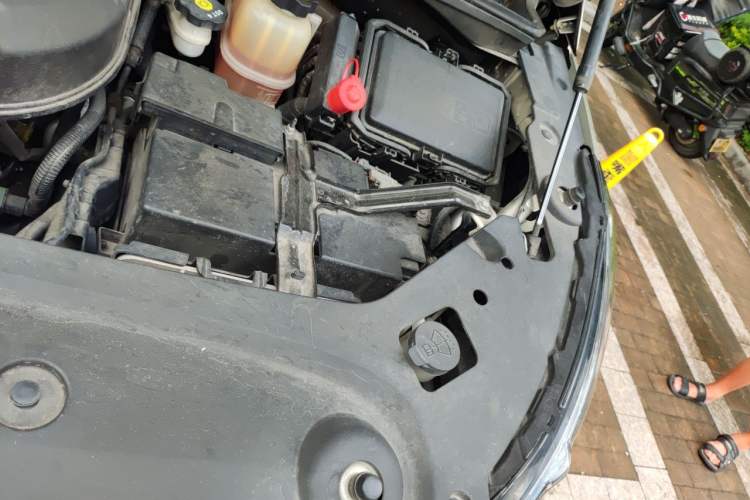 Used Buick GL8 2021 ES Landtrek 653T Comfort Edition Engine Bay Left
