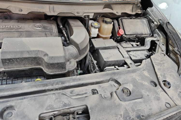 Used Buick GL8 2021 Land Cruiser Executive 652T Premium Model Engine Bay Left