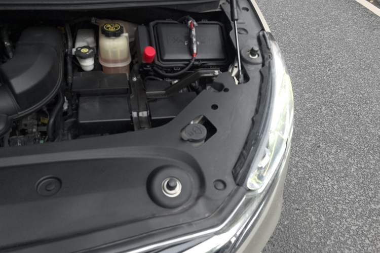 Used Buick GL8 2021 ES Landtrek 653T Comfort Edition Engine Bay Left