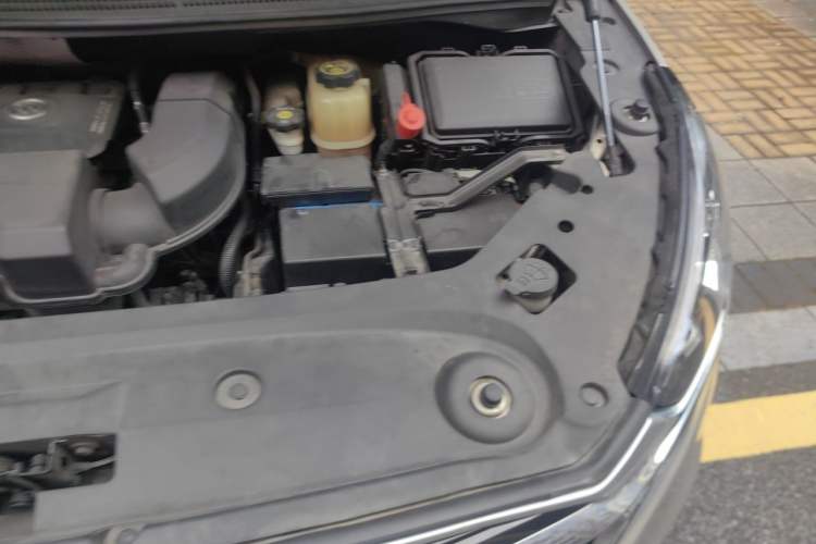 Used Buick GL8 2021 ES Land Cruiser 653T Luxury Edition Engine Bay Left