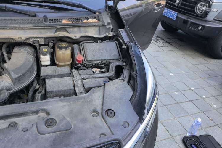 Used Buick GL8 2021 Land Cruiser Executive Class 652T Comfort Model Engine Bay Left