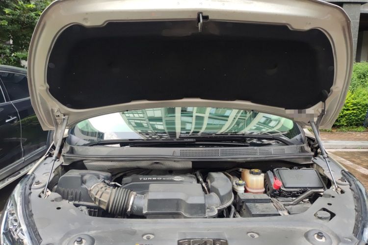 Used Buick GL8 2021 ES Landtrek 653T Comfort Edition Engine Bay