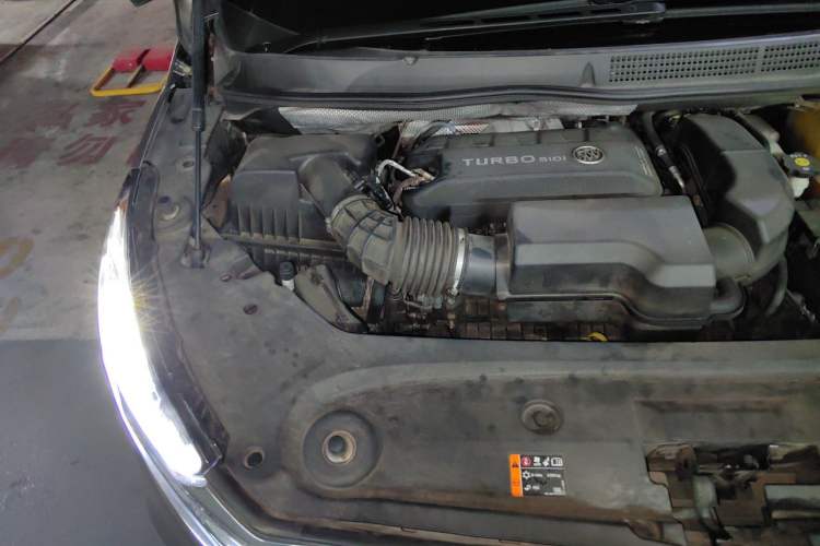 Used Buick GL8 2021 ES Landtrek 653T Smart Luxury Model Engine Bay Right