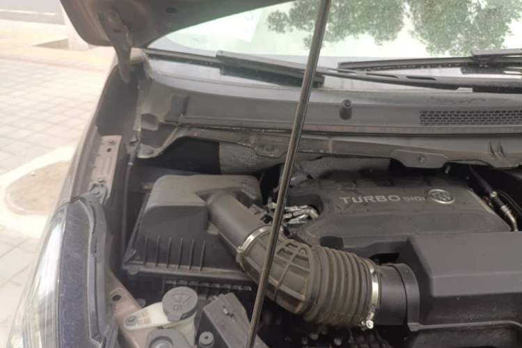 Used Buick GL8 2021 Land Cruiser Executive Class 652T Luxury Model Engine Bay Right