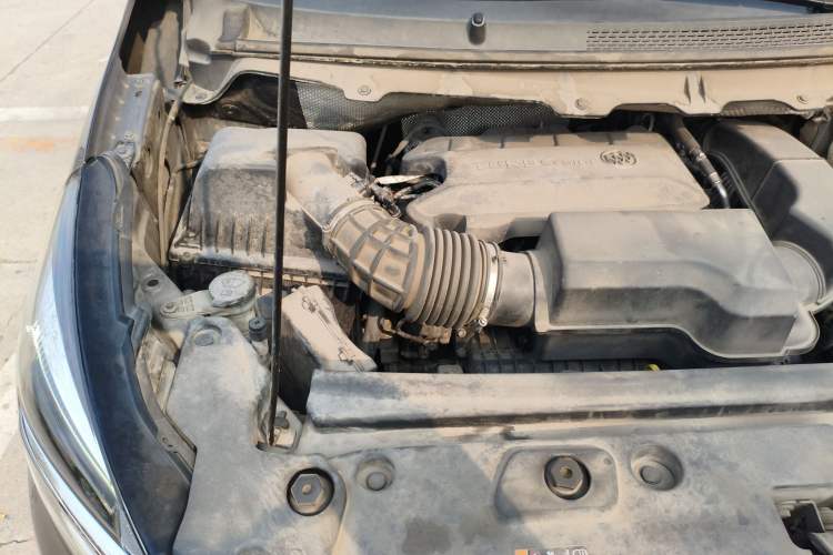 Used Buick GL8 2021 Land Cruiser Executive Class 652T Luxury Model Engine Bay Right