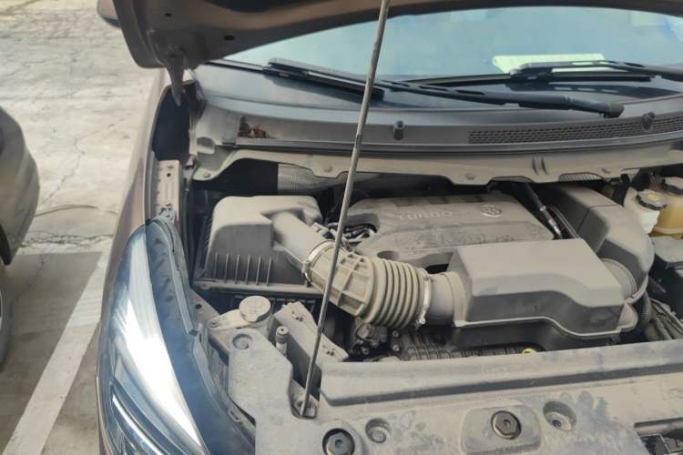 Used Buick GL8 2021 Land Cruiser Executive Class 652T Comfort Model Engine Bay Right