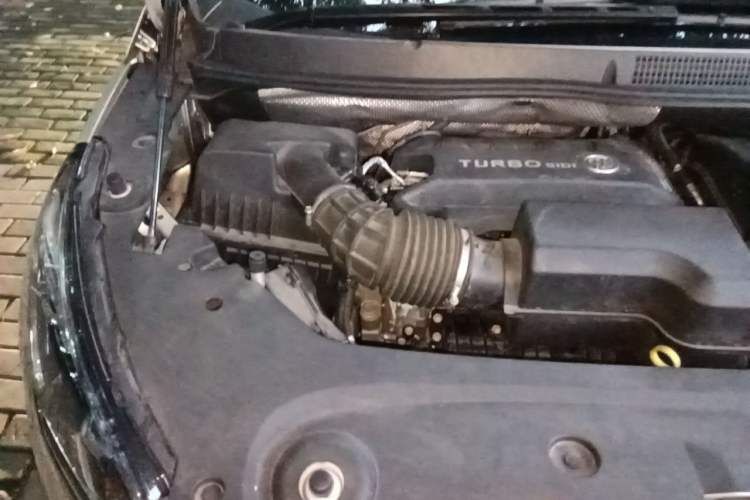 Used Buick GL8 2021 ES Land Cruiser 653T Luxury Edition Engine Bay Right