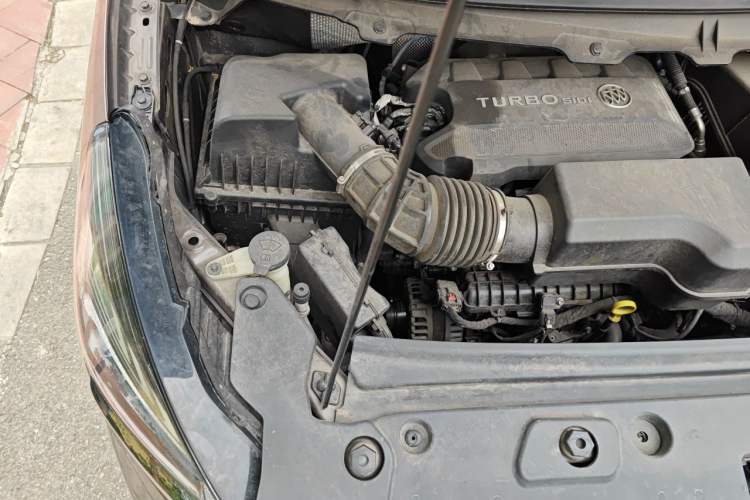 Used Buick GL8 2021 Land Cruiser Executive Class 652T Luxury Model Engine Bay Right
