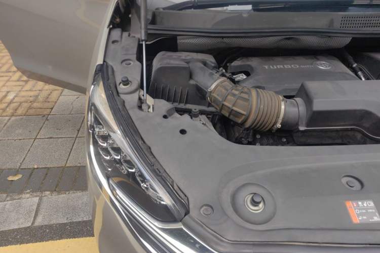 Used Buick GL8 2021 ES Land Cruiser 653T Luxury Edition Engine Bay Right