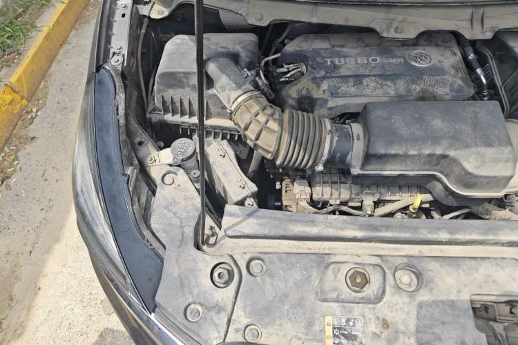 Used Buick GL8 2021 Land Cruiser Executive Class 652T Luxury Model Engine Bay Right