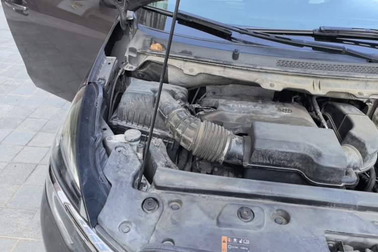 Used Buick GL8 2021 Land Cruiser Executive Class 652T Comfort Model Engine Bay Right