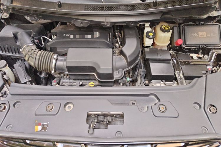 Used Buick GL8 2021 Land Cruiser Executive Class 652T Luxury Model Engine Bay