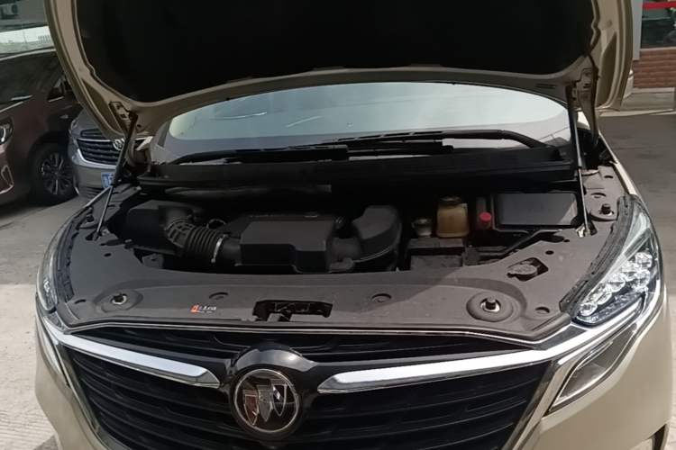 Used Buick GL8 2021 ES Landtrek 653T Luxury Model Engine Bay