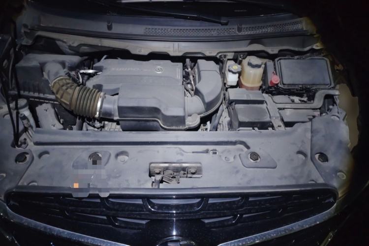 Used Buick GL8 2021 Land Cruiser Executive Class 652T Comfort Model Engine Bay