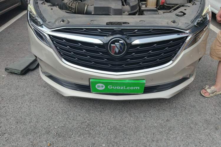 Used Buick GL8 2021 ES Land Cruiser 653T Flagship Model Engine Bay
