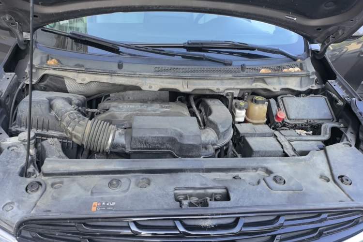 Used Buick GL8 2021 Land Cruiser Executive Class 652T Comfort Model Engine Bay