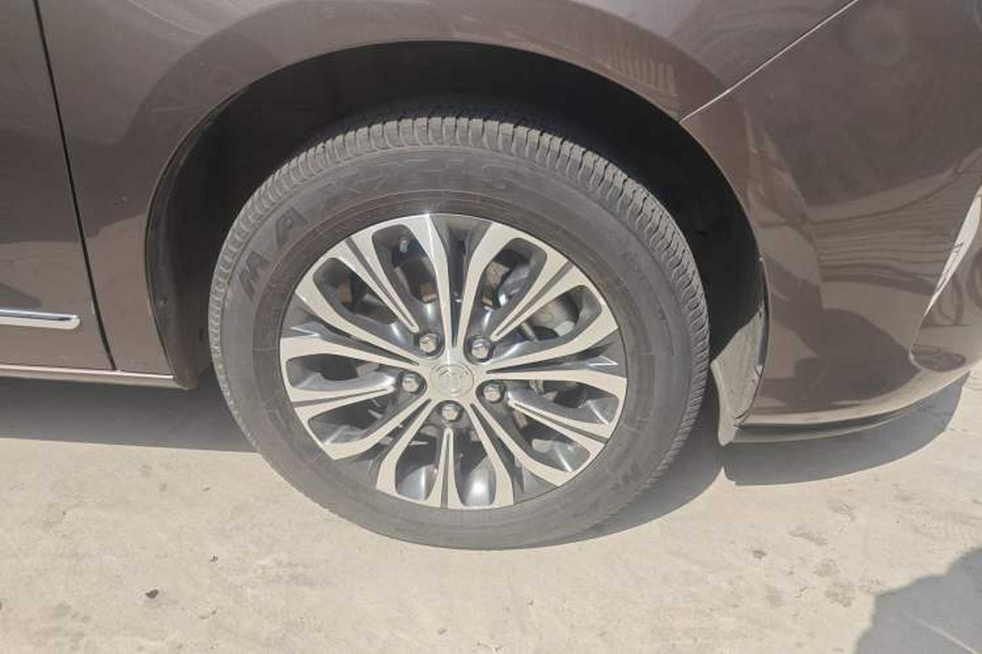 Used Buick GL8 2021 Land Cruiser Executive Class 652T Luxury Model Exterior 1